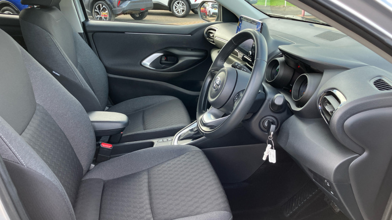 Toyota Yaris 1.5 Hybrid Design 5dr CVT Hybrid Hatchback